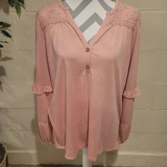 Matilda Jane Tops - Matilda Jane Heart to Heart Possibilities Pink Knit Women’s Top Sz Medium Vneck.